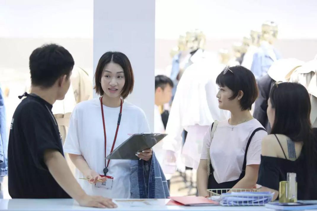 李书福:吉利愿意与其他车企共享新能源技术:太阳成集团tyc7111cc(图2) 太阳成集团tyc7111cc